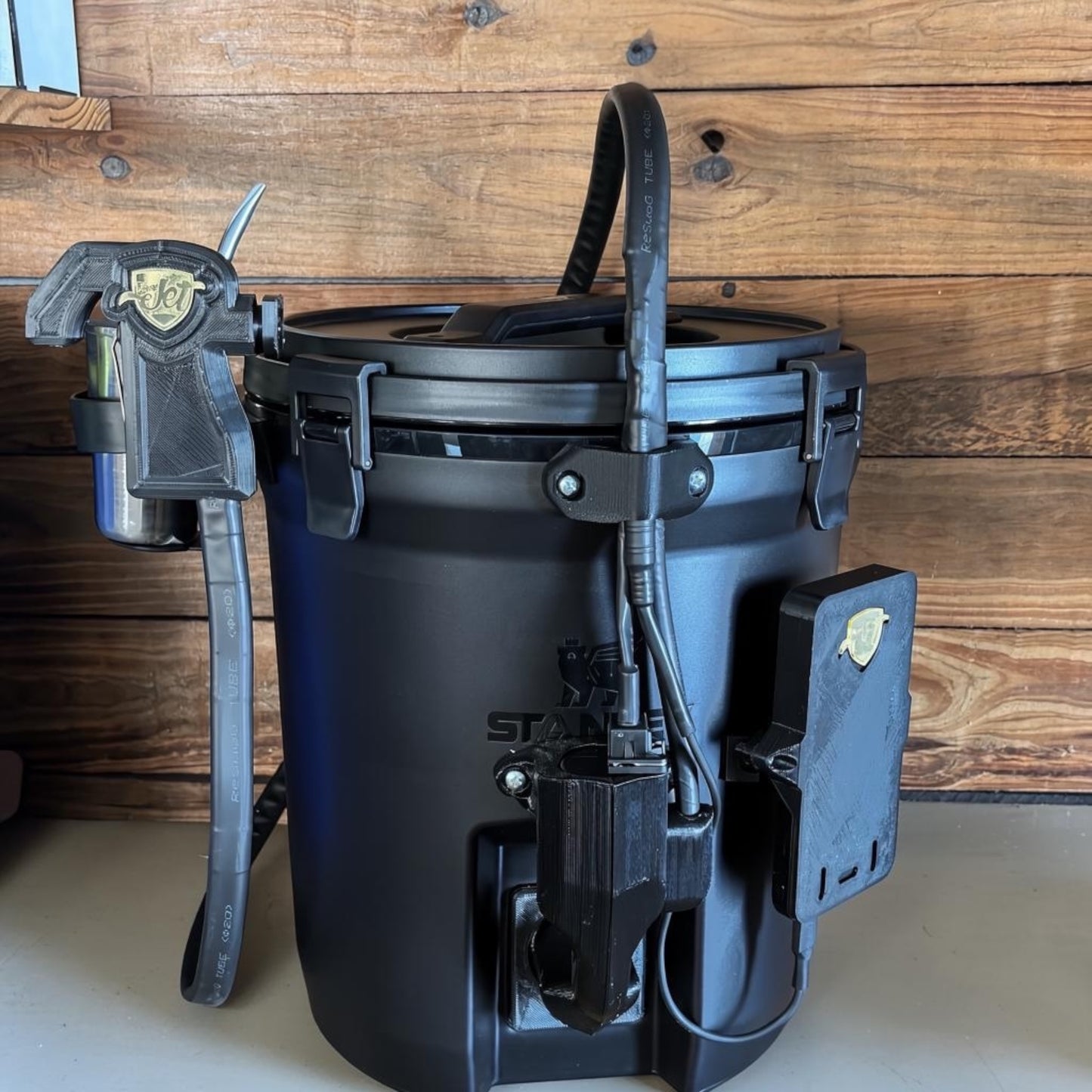 Garrafa Tereré Jet Stanley Black 7,5 L com Bateria Recarregável
