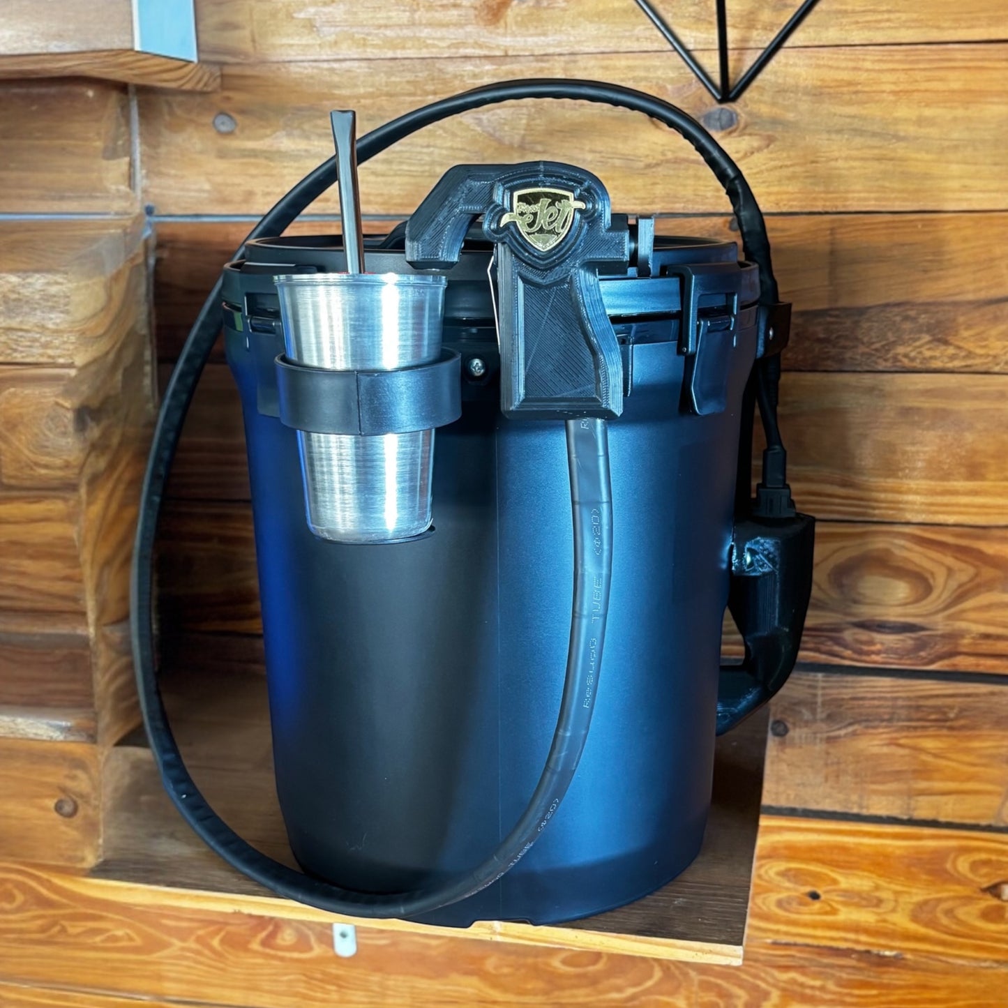 Garrafa Tereré Jet Stanley Black 7,5 L com Bateria Recarregável