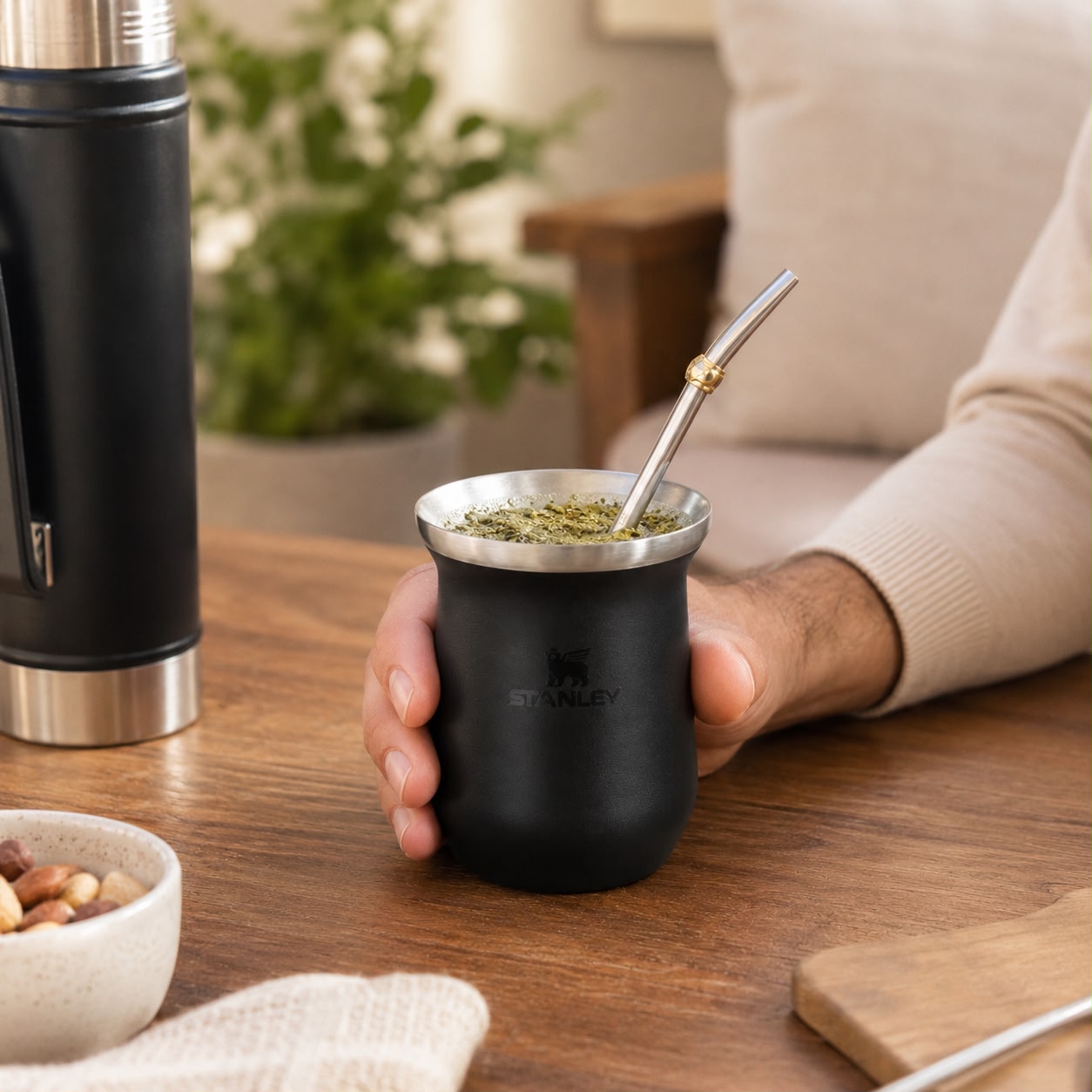 Cuia Térmica Preta Matte 236ml para Tereré e Chimarrão